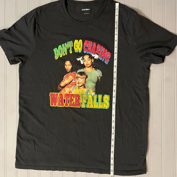 Old Navy Short Sleeve Graphic T Shirt‎ Large TLC Dont Go Chasing Waterfalls Gray - Picture 6 of 6